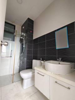 A0803 Platino walking ParadigmMall TVbox By STAY - Johor Bahru - 7