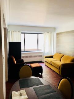 Stylish Montreal Apartment: Comfortable Stay in the Golden Square Mile - Montreal - 5