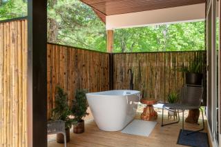 Luxury on the Edge of Traverse City -4 - Williamsburg - 4
