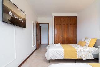 Sunny Cozy Flat w/ Terrace - São João - 1
