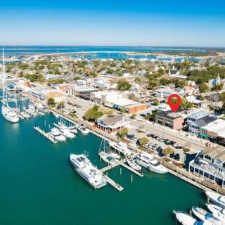 Why Knot Getaway…Rooftop with WaterView! Unit E - Beaufort - 2