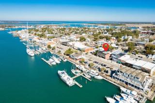 Why Knot Getaway…Rooftop with WaterView! Unit F - Beaufort - 8