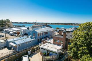 Why Knot Getaway…Rooftop with WaterView! Unit F - Beaufort - 7