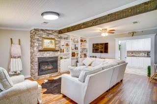 Lakefront Jonesville Cabin with Dock and Fire Pit! - - 8