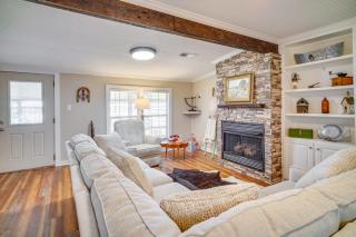Lakefront Jonesville Cabin with Dock and Fire Pit! - - 6