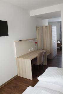 Prime 20 Serviced Apartments - 9