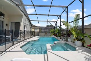 Cozy 4 Bedrooms Next to DisneyPrivate Pool - 4