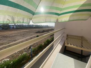 Al mansouria pieds dans leau et piscine 2 chambres salon climatisé - Oulad Hamarch - 4