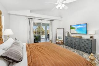 Family Retreat 4 Bedroom, Heated Pool, Pets Okay - Cape Coral - 6