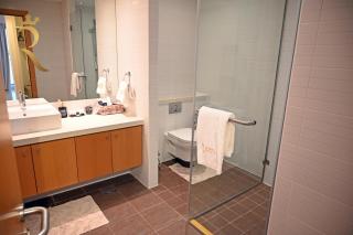 Luna Breeze - Elegant 2BR Apartment with Beach Access, Near Al Raha Beach - 7