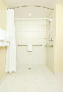DoubleTree Suites by Hilton Hotel Cincinnati - Blue Ash - Sharonville - 5