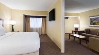 DoubleTree Suites by Hilton Hotel Cincinnati - Blue Ash - Sharonville - 1
