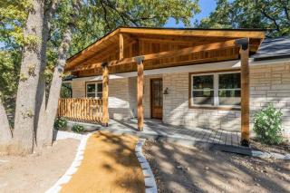 Cozy Texoma Hideaway with Tanglewood Resort Pools - 800ft from Lake Texoma shoreline - Pottsboro - 2