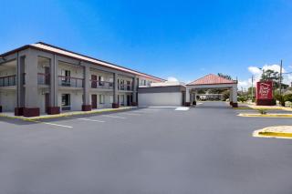Red Roof Inn & Suites Statesboro - University - Statesboro - 2