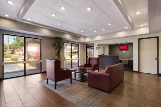 Red Roof Inn & Suites Statesboro - University - Statesboro - 9