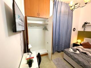 Double window Partition Room in Tecom Near Metro - 3