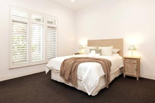 Acreage Farm Stay by Ready Set Stay - Cottage and House - 2 Houses - 6