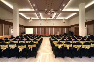 HELIOS HOTEL & CONVENTION - 1