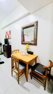 One Palm Tree Villas Condominium - Studio 2H with Balcony - Across Terminal 3 Airport - Manila - 5