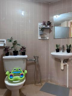 EE's Sunset House - Homestay 3 min walk to beach - Batu Ferringhi - 2