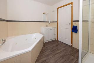 Kitty's Cottages - Managed by BIG4 Strahan Holiday Retreat - Strahan - 5