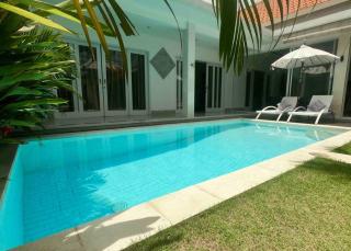 Modern villa near Atlas beach club & beach - Canggu - 9