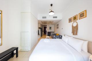 Spacious Studio with Lake Views - JLT - Dubai - 5