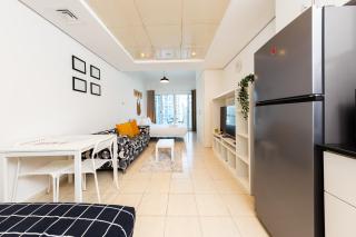 Spacious Studio with Lake Views - JLT - Dubai - 8