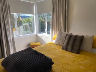 Darfield Home Stay - Large Bedroom, Dedicated Bathroom, Parking, Quiet Location - 3