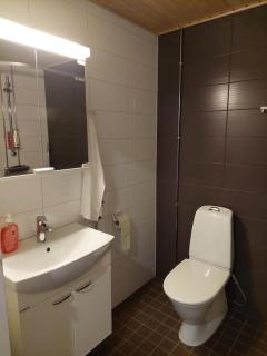 Best location studio in town right next to the train station and free parking Kotimaailma Apartments - Jyväskylä - 6