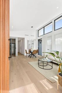 Iluka on the Avenue- 2 bedroom, 2 bathroom. New! 150m to shops - Ocean Grove - 6