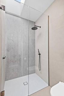 Iluka on the Avenue- 3 bedroom, 2 bathroom. Brand new. 150m walk to shops - Ocean Grove - 2