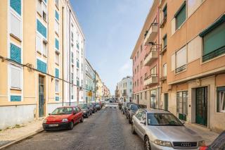 Serene 2BDR Apartment W/ Patio by LovelyStay - Lissabon - 4