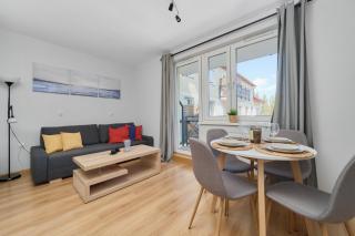 Peaceful Wrocław Apartment for 4 Guests with Balcony by Noclegi Renters - Breslavia - 0