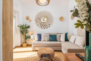 Serene 2BDR Apartment W/ Patio by LovelyStay - Lissabon - 9