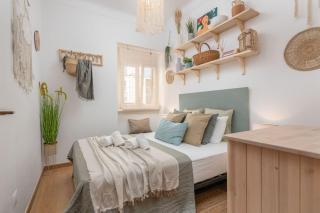Serene 2BDR Apartment W/ Patio by LovelyStay - Lissabon - 6