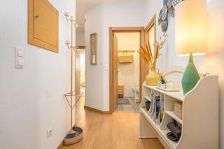 Serene 2BDR Apartment W/ Patio by LovelyStay - Lissabon - 1