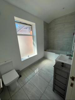 Dukes Place sleeps 10 comfortably - 3