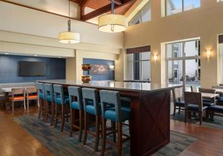 Hampton Inn & Suites Newport News-Airport - Oyster Point Area - Newport News - 5
