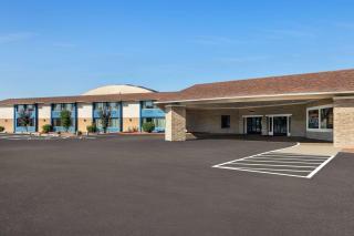 AmericInn by Wyndham La Crosse Riverfront Conference Center - 6