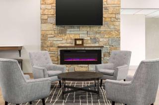 AmericInn by Wyndham La Crosse Riverfront Conference Center - 4