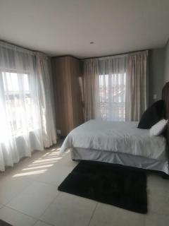 Serenity Guest House - Soweto - 7