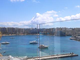 Splendid Seaside Retreat on Spinola Bay - St Julian's - 9