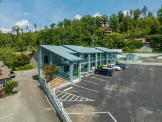 Country Town N' Suites - Gatlinburg - 5