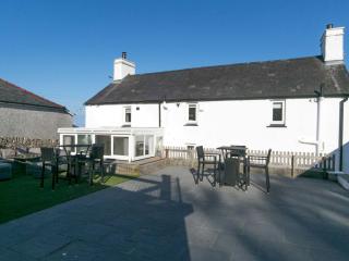 Spacious Cottage in central Benllech with parking - Pass the Keys - 8