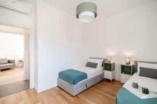 Friends - by MyHomeInComo - Como - 1