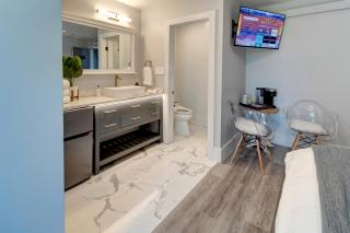 Eagle’s Landing Lodge - 1