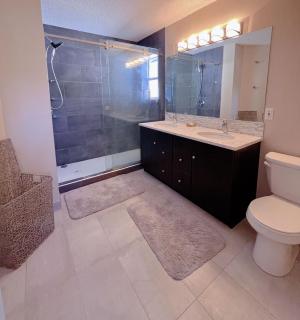 Best Garden House&3 mins Bus station Close C-Train&Free Parking - 9