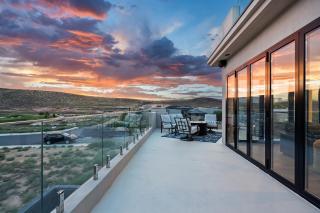 CR 1625 -- Designer Golf Course Haven - Pool - Hot Tub - Hurricane - 1