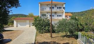 Coastal Charm: Apartmani Pazanin - Vinišće - 7